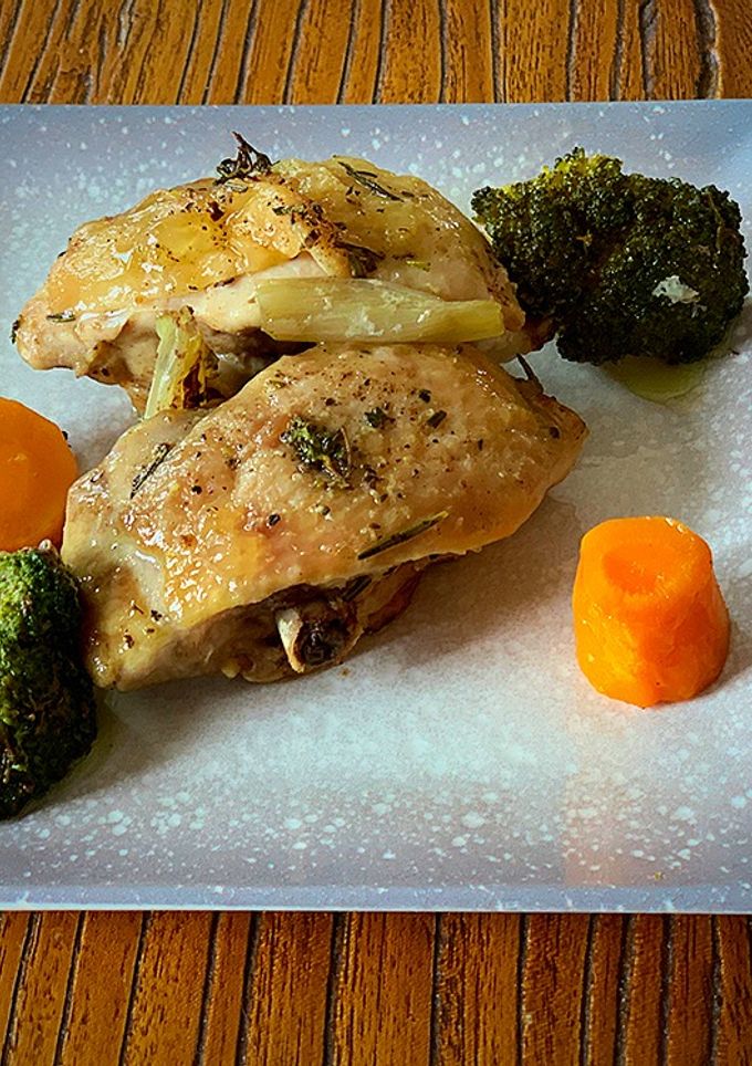 Una foto de Pollo con brócoli al horno