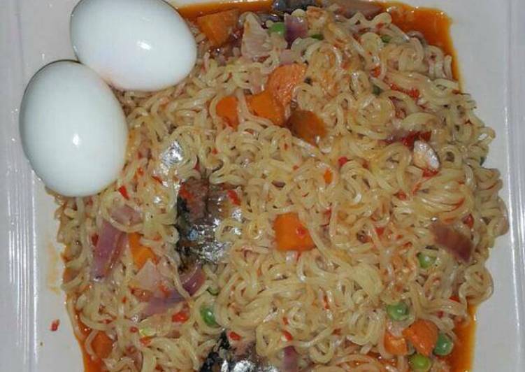 Vegetable noodles with egg