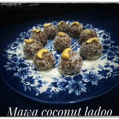 A picture of Mawa coconut ladoo.