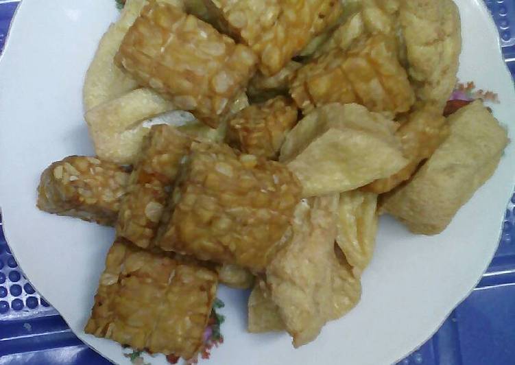 Langkah Mudah untuk Menyiapkan Tahu..Tempe..goreng maknyuuZ..ala..erni😍 Anti Gagal