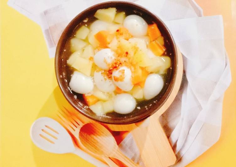 Bagaimana Menyiapkan &#34;soup telur puyu kentang wortel&#34;👍❤️😘 yang Bisa Manjain Lidah