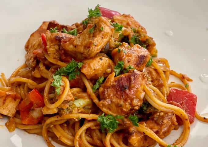 Spaghetti Chicken with Tomato and Basil