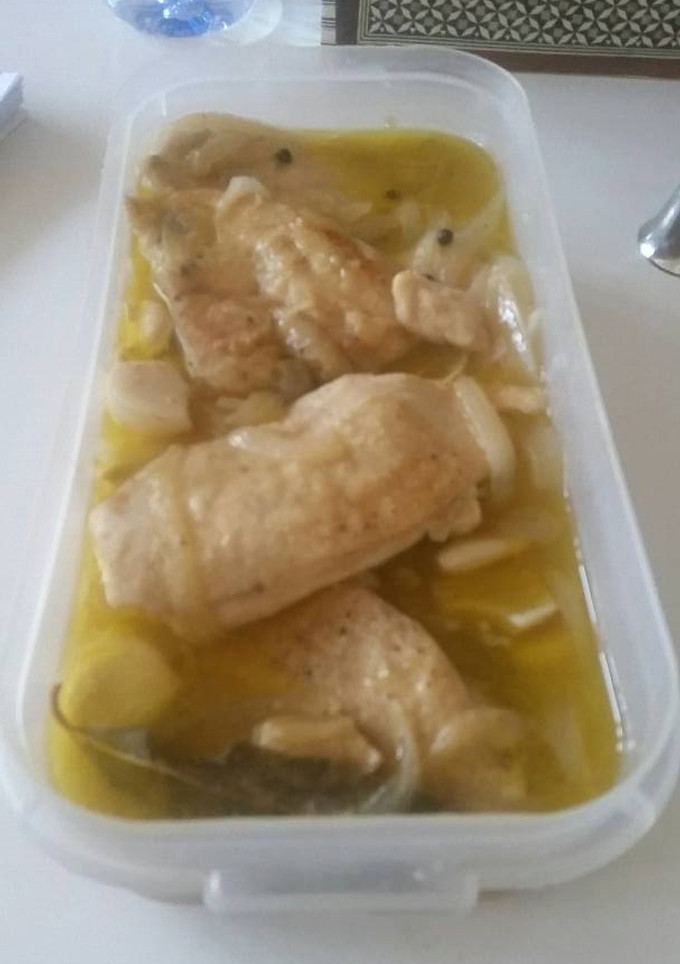 Una foto de Pechuga de pollo en escabeche