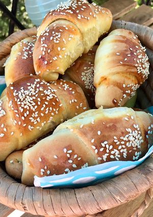 Virslis-szezámos kifli recept fotója
