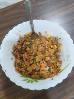 ચણા જોર અને કોર્ન ચાટ (Chana Jor & Corn Chaat Recipe In Gujarati) રેસીપી મુખ્ય ફોટો