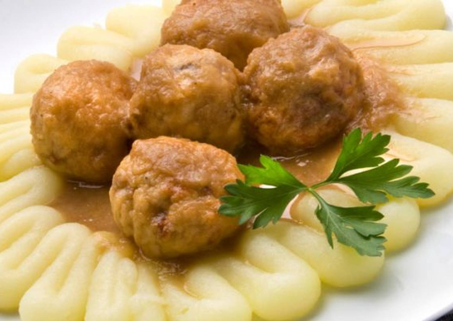 Albóndigas Con Puré De Patatas Receta De Nayansi- Cookpad