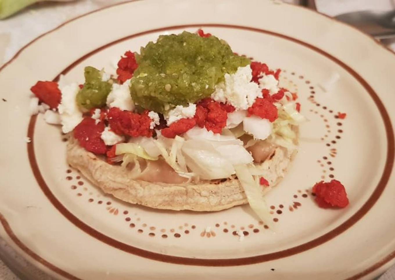 Sope mexicano de chorizo