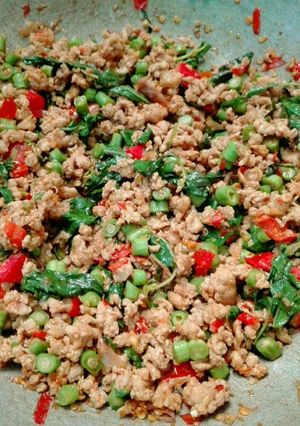 A picture of Pad Krapow Moo Sap (Thai Basil Pork Stir-Fry).