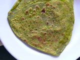 तिकोना पालक पराठा(tikona paratha recipe in hindi)