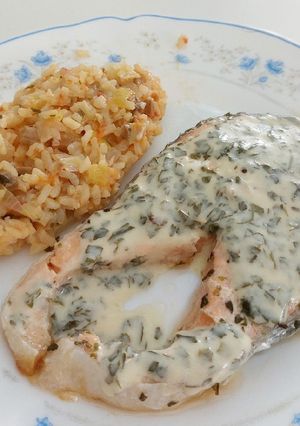 A picture of Fish with lemon sauce.