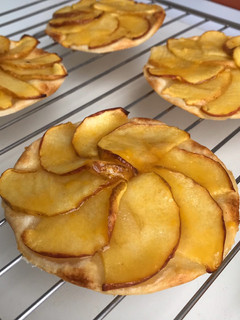 Una foto de Tartitas finas de manzana - versión light