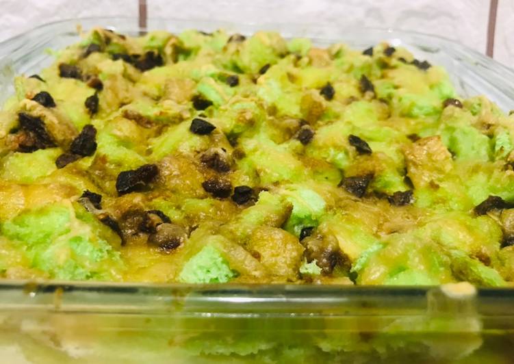 Pandan bread pudding