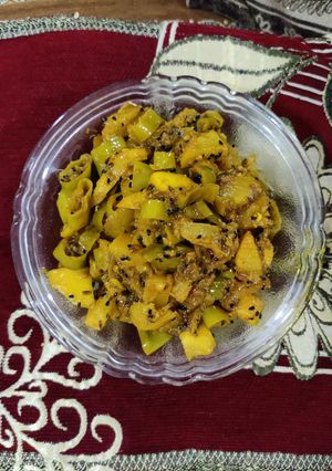 A picture of Mango chilli pickle.