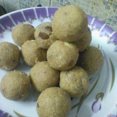 Semolina gram flour ladoo A picture of Semolina gram flour ladoo.