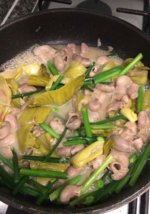 Hình của món Bao tử cá basa xào cải chua hành hoa.