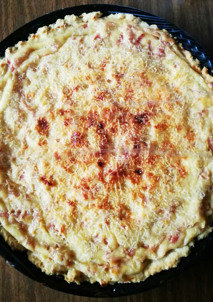 Una foto de Tarta fácil de jamón y salsa blanca/ bechamel