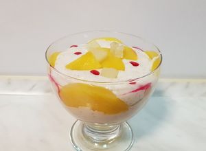 O poză a rețetei Budinca de tapioca cu fructe și lapte de cocos.