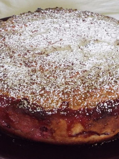 Una foto de Torta de fresas y canela