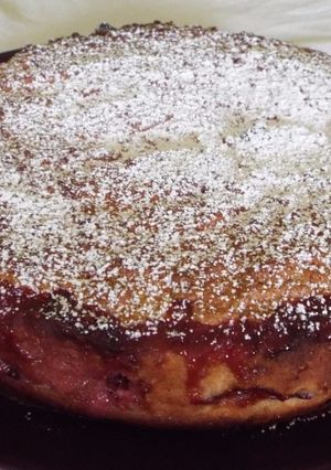 Una foto de Torta de fresas y canela