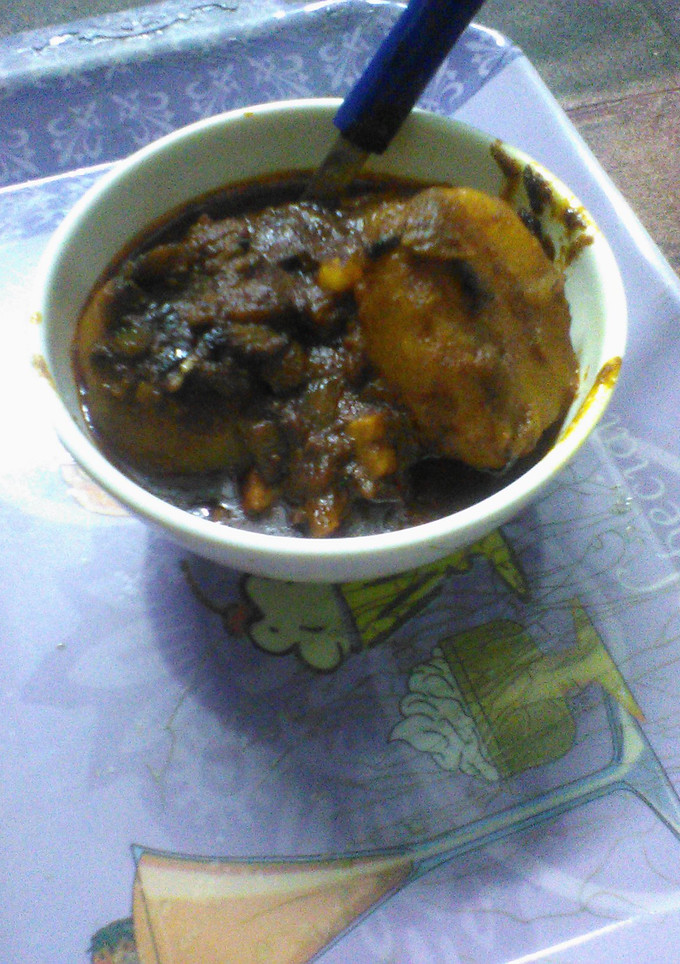 A picture of Achari potato korma curry.