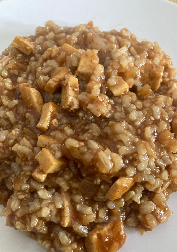 Una foto de Tofu con arroz integral al Teriyaki