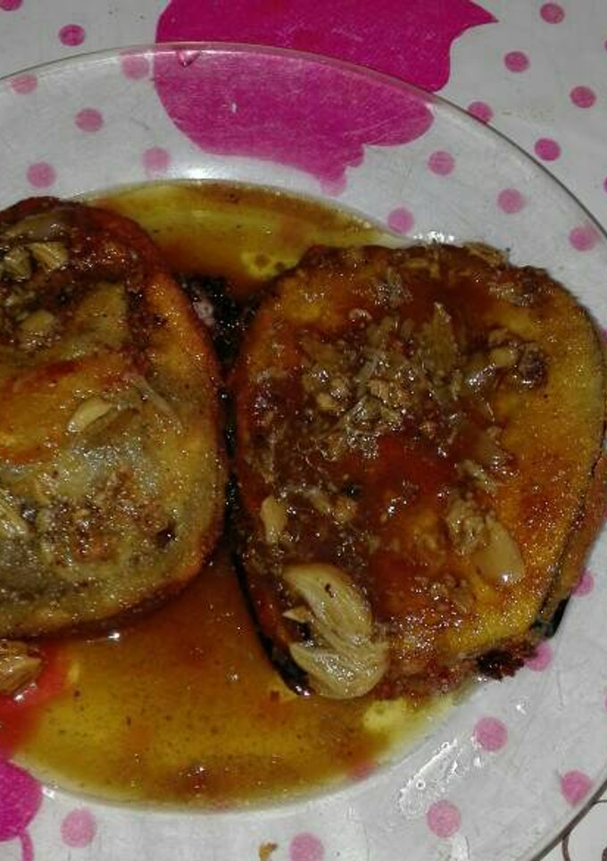 Una foto de Berenjenas rellenas con salsa al wiski