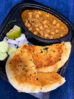 छोले कुलचे (chole kulche recipe in Hindi) रेसिपी मुख्य फोटो