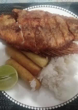 Una foto de Mojarra frita
