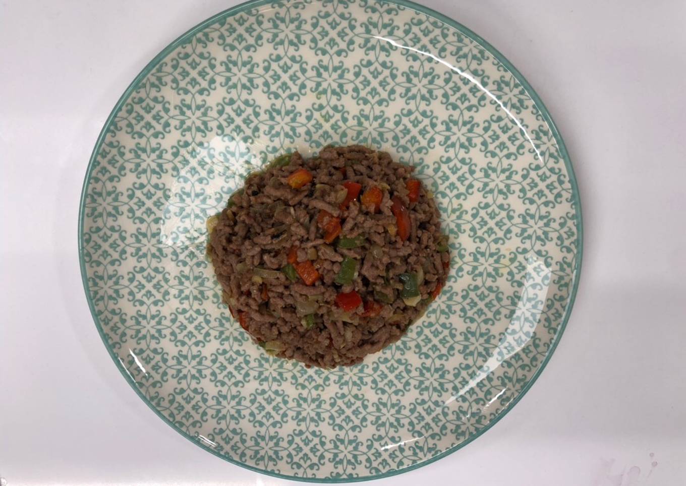 Carne picada con verduras