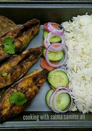 A picture of Lal chawal ke attay ki roti.