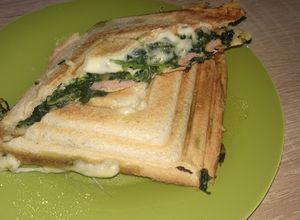 Una foto de Cena rápida: Sándwich de espinacas y filete de Sajonia