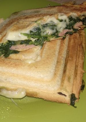 Una foto de Cena rápida: Sándwich de espinacas y filete de Sajonia