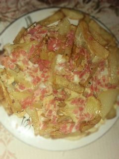 صورة لوصفة بطاطا بالجبن والباتي والبيض 🍟