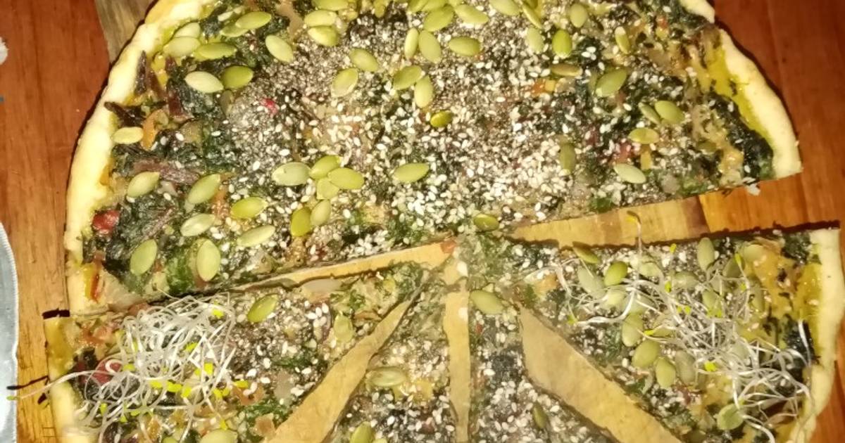 Tarta de hojas de remolacha con brotes de alfalfa Receta de María Eugenia -  Cookpad