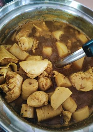 รูปของ แกงพริกไก่ หน่อไม้ต้ม