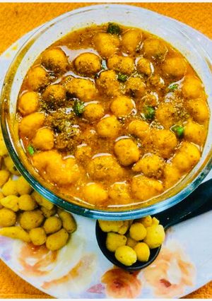 A picture of Besan Mongra Curry.