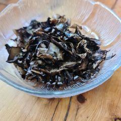 A picture of Oven dried mushrooms.