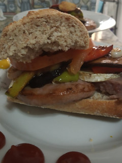 Una foto de Bocata de hamburguesa