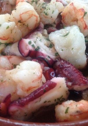 Una foto de Pulpo con gambas