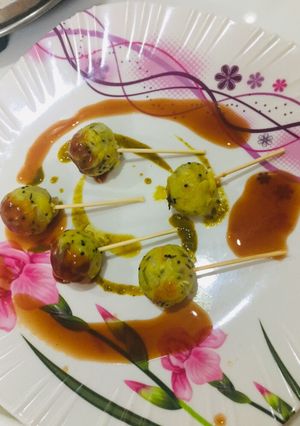 A picture of Steamed Veg Lolipops.