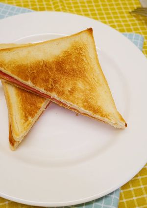 煎火腿乳酪三明治 的食譜成品照片