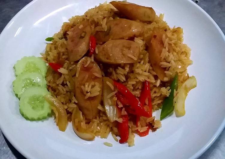 ข้าวผัดพริกแหนมไก่