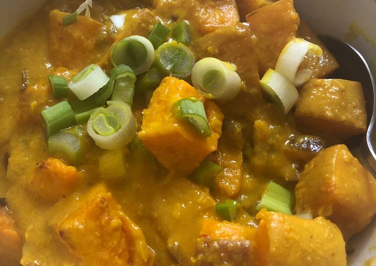 Get Breakfast of Creamy squash and sweetcorn curry - vegan