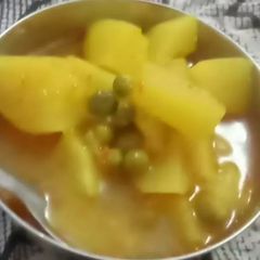A picture of Potato and peas veg.