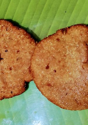 मीठी खस्ता मठरी (Meethi khasta mathri recipe in Hindi) रेसिपी मुख्य फोटो