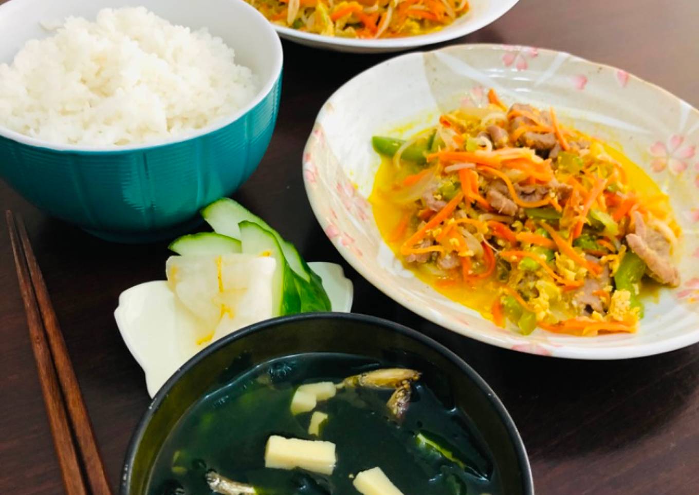 Calabaza amarga salteada al wok 🇺🇾🇯🇵苦瓜の炒め物（ゴーヤチャンプルー）