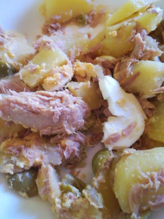 Una foto de Patatas con bonito