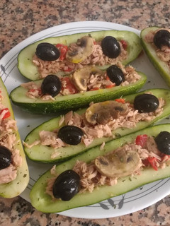 Una foto de Pepinos rellenos de atún