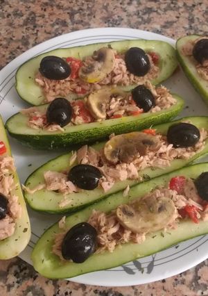 Una foto de Pepinos rellenos de atún
