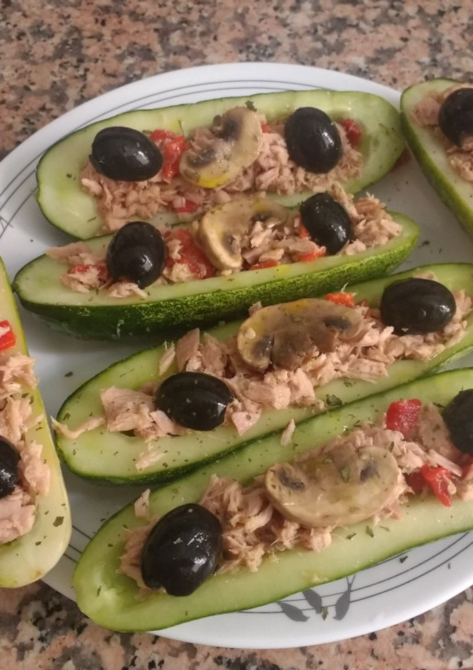 Una foto de Pepinos rellenos de atún